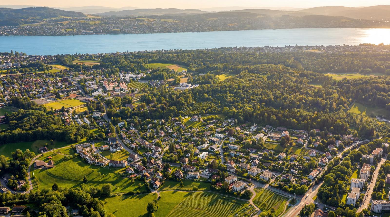 Zumikon_Luftaufnahme_Zürichsee_web.jpg