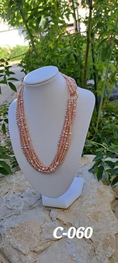 C-060 Collier Süsswasserperlen, Wassertropfendesign,sehr feines Schweizerhandwerk, können vielseitig getragen werden, Kl