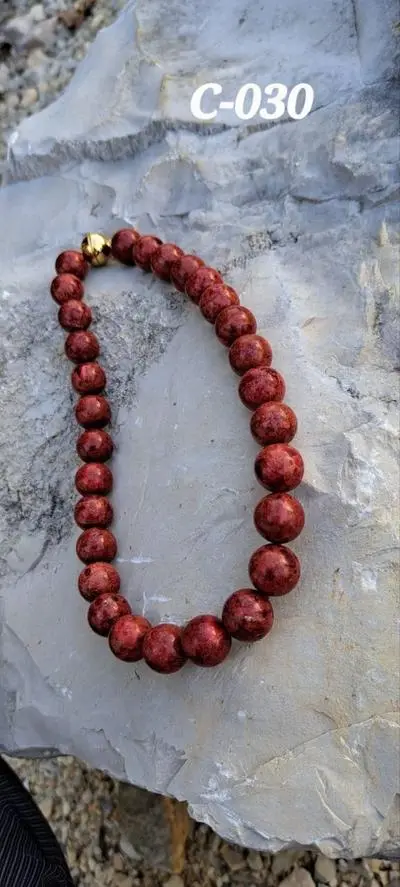 C-030 Collier Schaumkoralle, einzelne Perlen 14cm, Hochwertiger Magnetverschluss silbergelbvergoldet, auf Faden 8-fach h